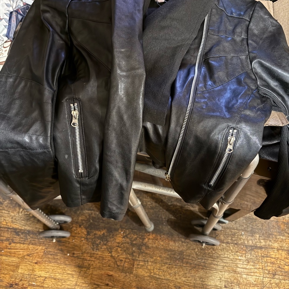 Source Unknown Black Leather Jacket NWT - image 4